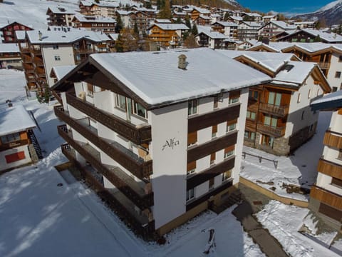 Property building, Winter, City view