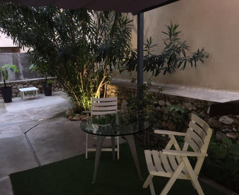 Monaco Studio #3 with private patio Eigentumswohnung in Avenue du Carnier