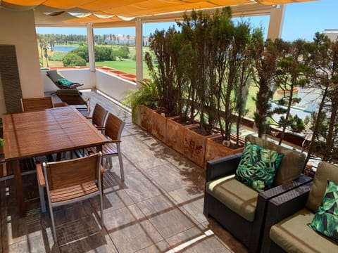 View (from property/room), Balcony/Terrace, Garden view