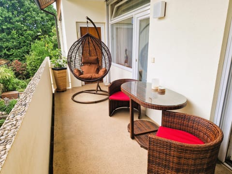 Patio, Garden, Balcony/Terrace, Seating area, Garden view