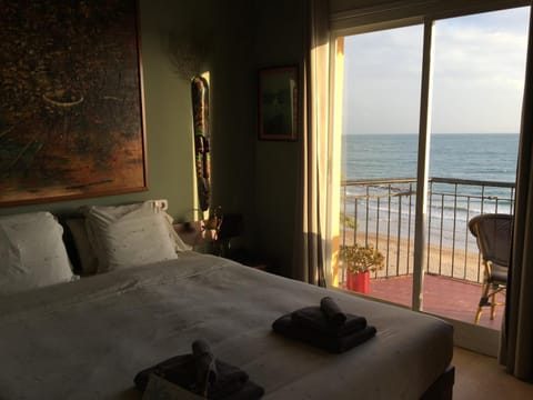 Decorative detail, Bedroom, Sea view, Street view