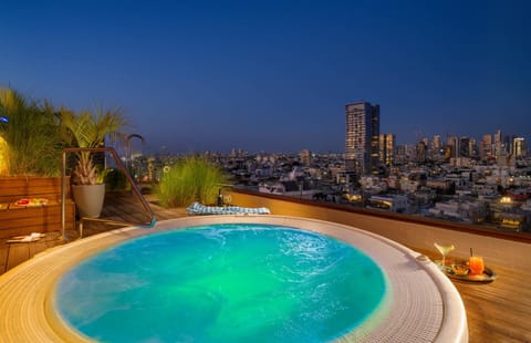 Carlton Tel Aviv Hotel – Luxury on the Beach Hotel in Tel Aviv-Yafo