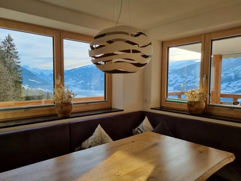 Dining area, Mountain view