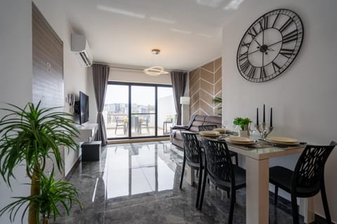 Tulip Court Penthouse Brand New-2 Min From The Sea-Central Bugibba Condo in Saint Paul's Bay