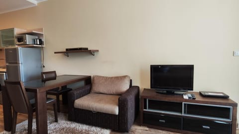 TV and multimedia, Living room, Seating area, Evening entertainment, minibar