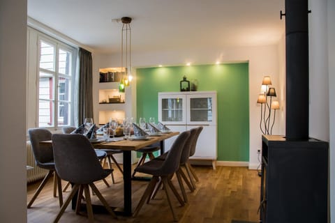 Communal lounge/ TV room, Decorative detail, Dining area