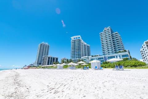 Facade/entrance, Beach