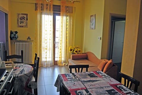 Dining area, Family