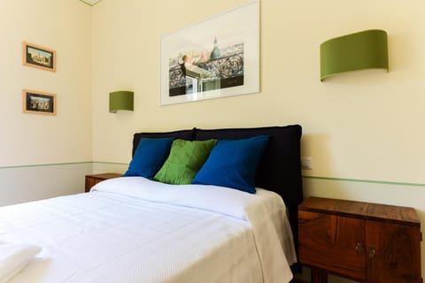 Bright and Comfy 3 bedroom apt in Monti Apartment in Rome