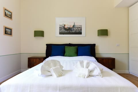 Bright and Comfy 3 bedroom apt in Monti Apartment in Rome