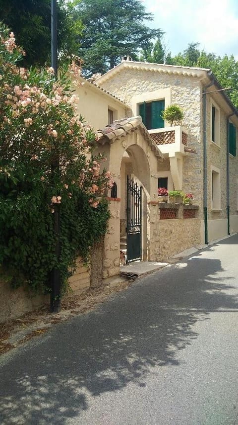 Le Jardin Apartamento in Gréoux-les-Bains