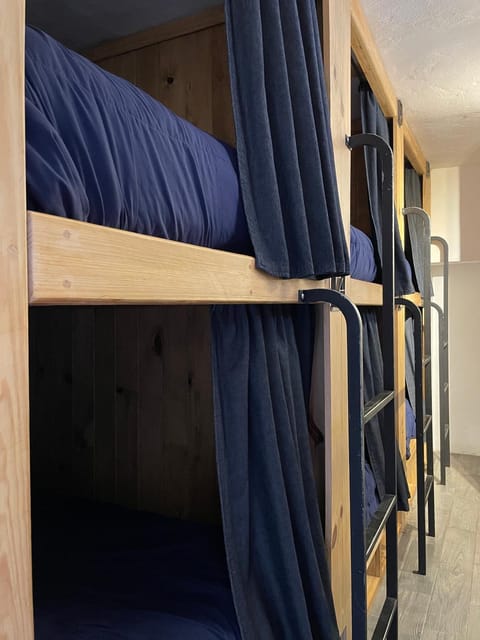 Bed, bunk bed