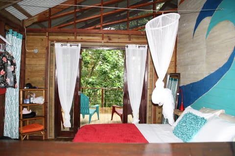 Surf Break at Paunch Bed and Breakfast in Bocas del Toro Province