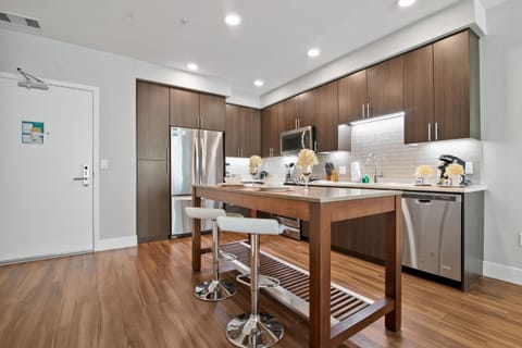 Global Luxury Suites at Downtown Mountain View Apartment in Los Altos