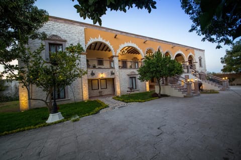 Property building, Facade/entrance, Other, Decorative detail