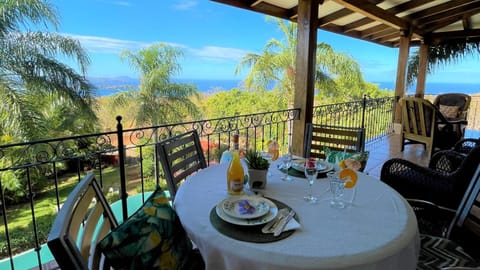 Playa Potrero, Oceanview Villa Oasis with salt-water pool for up to 8 people Villa in Guanacaste Province