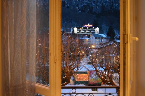 City view, Mountain view