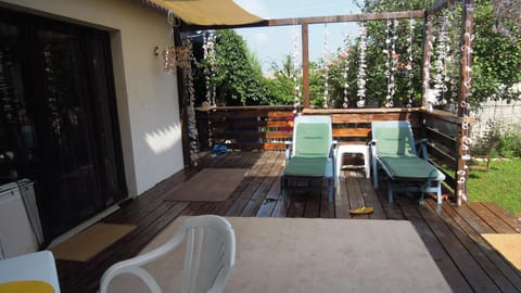 Patio, Day, Summer, Garden, Balcony/Terrace, On site