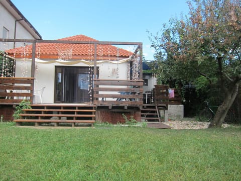 Facade/entrance, Day, Summer, Garden, Balcony/Terrace, On site