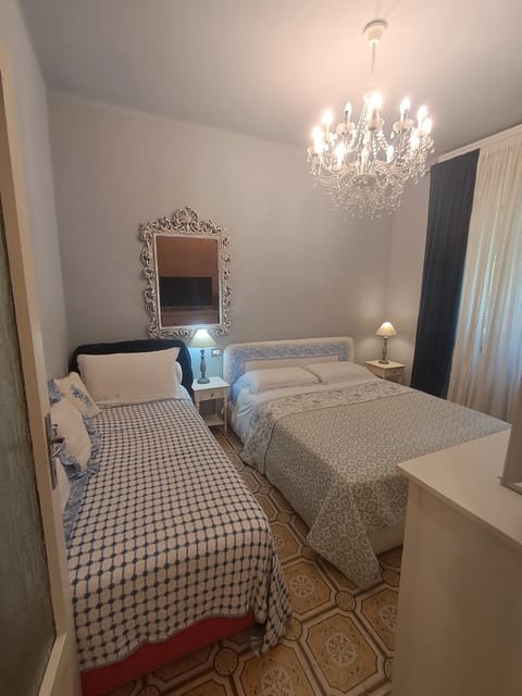 Italian Vintage House Apartment in Como