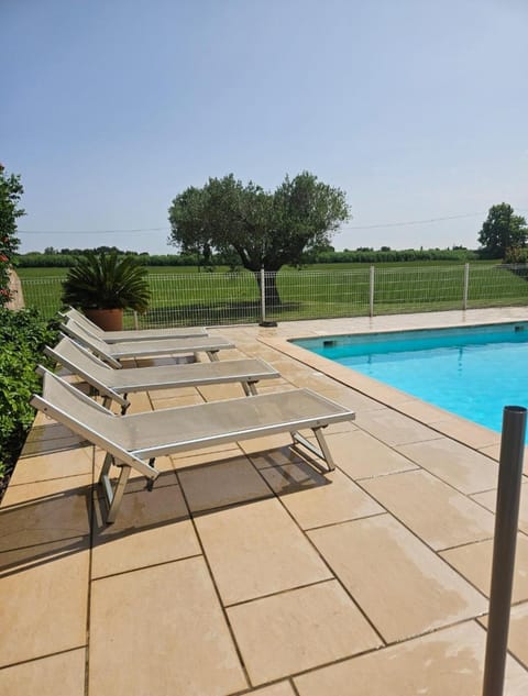 Mas Saint Jean House in Arles