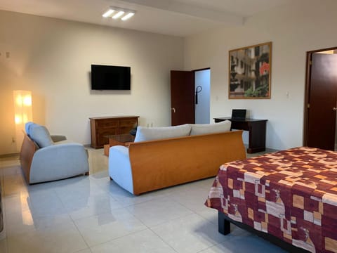 Communal lounge/ TV room, TV and multimedia, Seating area, Bedroom