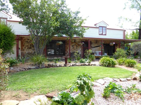 Barossa Barn Bed and Breakfast Bed and Breakfast in Angaston