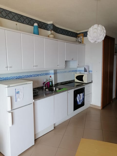 Kitchen or kitchenette, minibar, pet friendly, stove