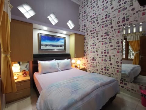 Nariska Suite Homestay Vacation rental in Special Region of Yogyakarta
