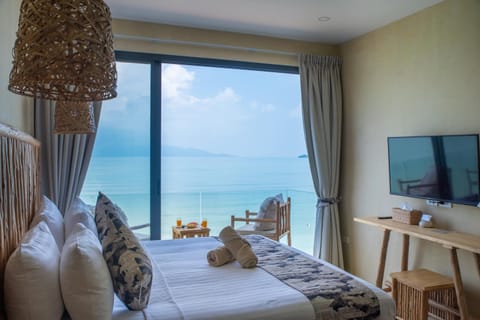 Bed, View (from property/room), Balcony/Terrace, Bedroom, Sea view