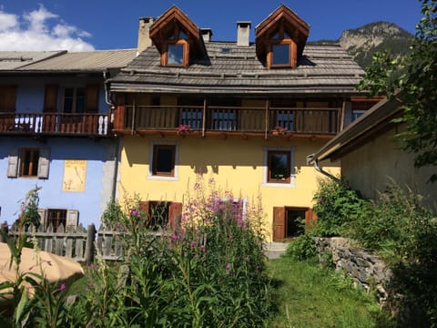 Maison Amalka Chalé in Briançon