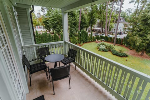 Balcony/Terrace, City view, Garden view, Quiet street view, Inner courtyard view