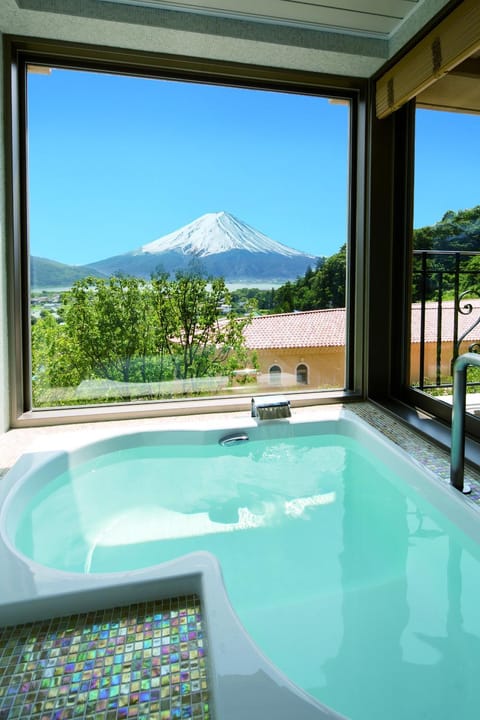 La Vista Fujikawaguchiko Resort in Shizuoka Prefecture