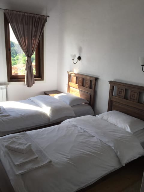 КАЛПАЦИТЕ - Kalpacite Guest Houses Bed and Breakfast in Blagoevgrad Province