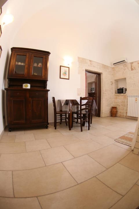 L'Angolo Antico Bed and Breakfast in Castellana Grotte