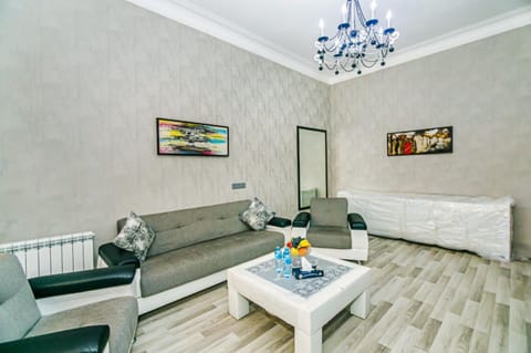 Azneft Square Deluxe Apartment Condominio in Baku