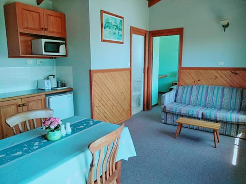Baudins Accommodation Motel in Tasmania
