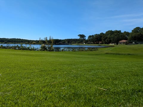 Résidence Mes Amours d'Enfants - Les Villas du Lac Campground/ 
RV Resort in Soustons