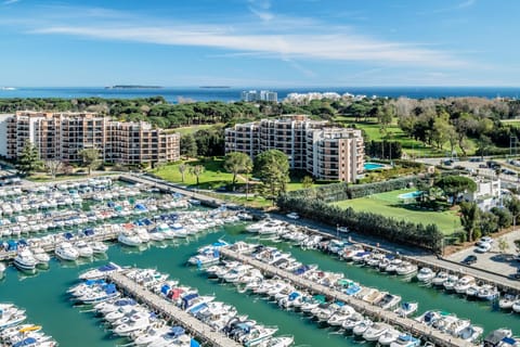 Cannes Marina Appart Hotel Mandelieu Aparthotel in Mandelieu-La Napoule