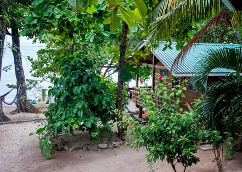 Facade/entrance, Sea view