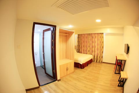 TV and multimedia, Coffee/tea facilities, Photo of the whole room, Bedroom