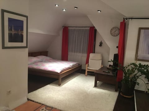 Albi S - HH Airport Bed and Breakfast in Hamburg