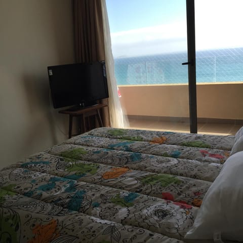 Bed, Day, TV and multimedia, Sea view