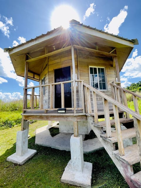 Property building, View (from property/room), Balcony/Terrace, Seating area, Bedroom