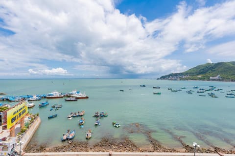 Day, Natural landscape, Mountain view, Sea view