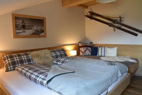 Bed, Photo of the whole room, Bedroom, Mountain view