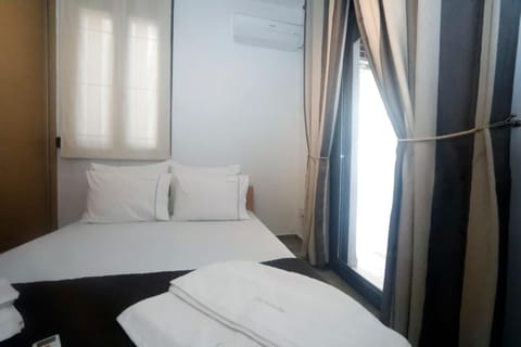 Photo of the whole room, Decorative detail, Bedroom