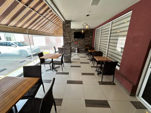 Balcony/Terrace, Seating area, Breakfast