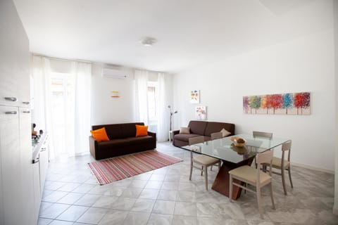 Living room, Photo of the whole room