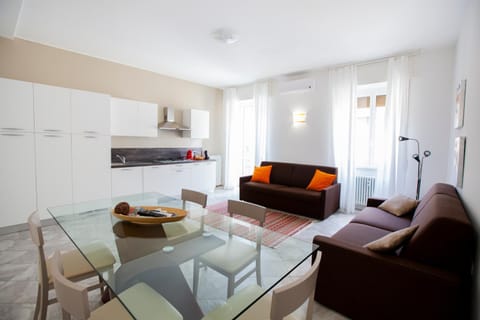 Living room, Photo of the whole room